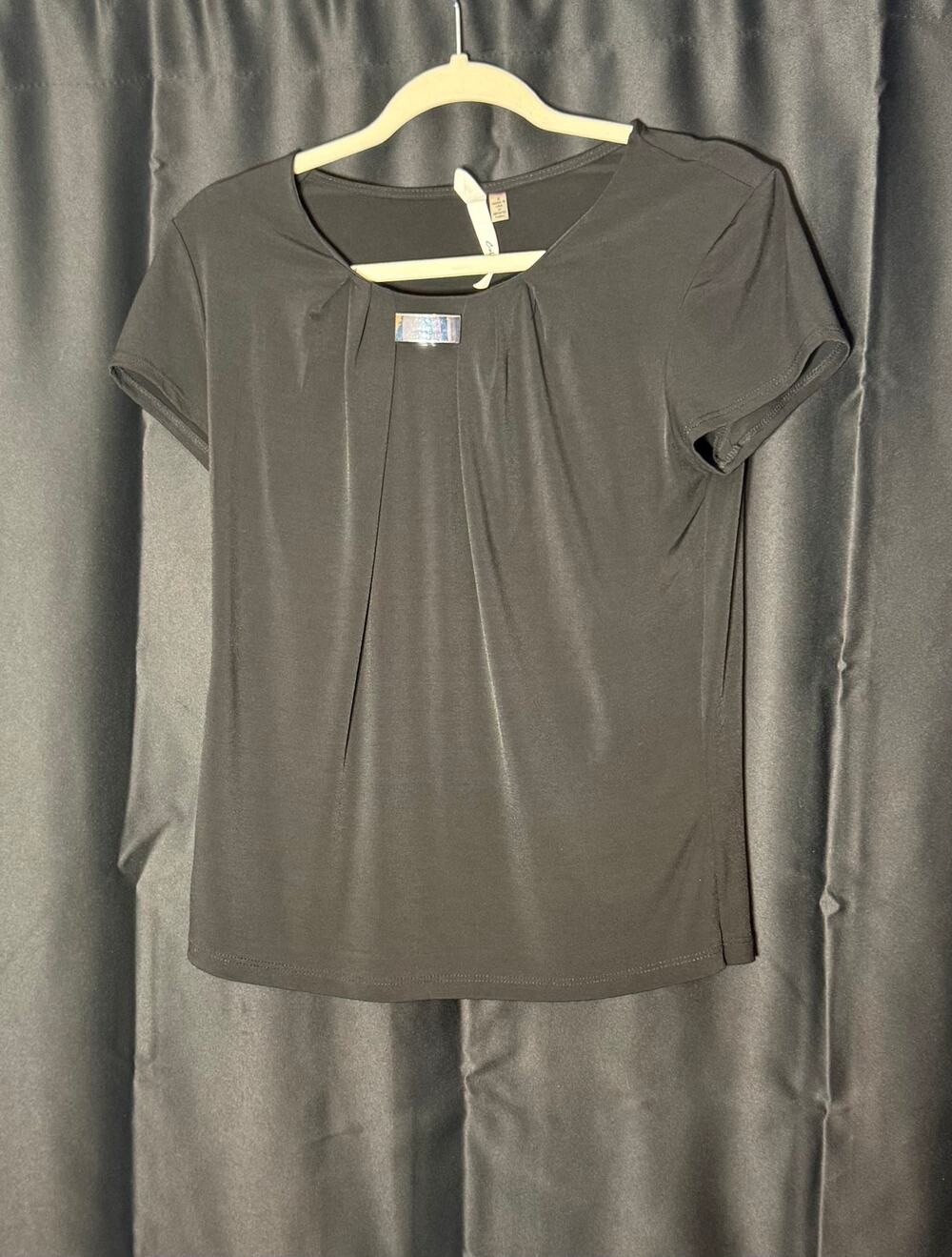 J McLaughlin Women's S Black Pleated Front Short Sleeve Blouse Made USA